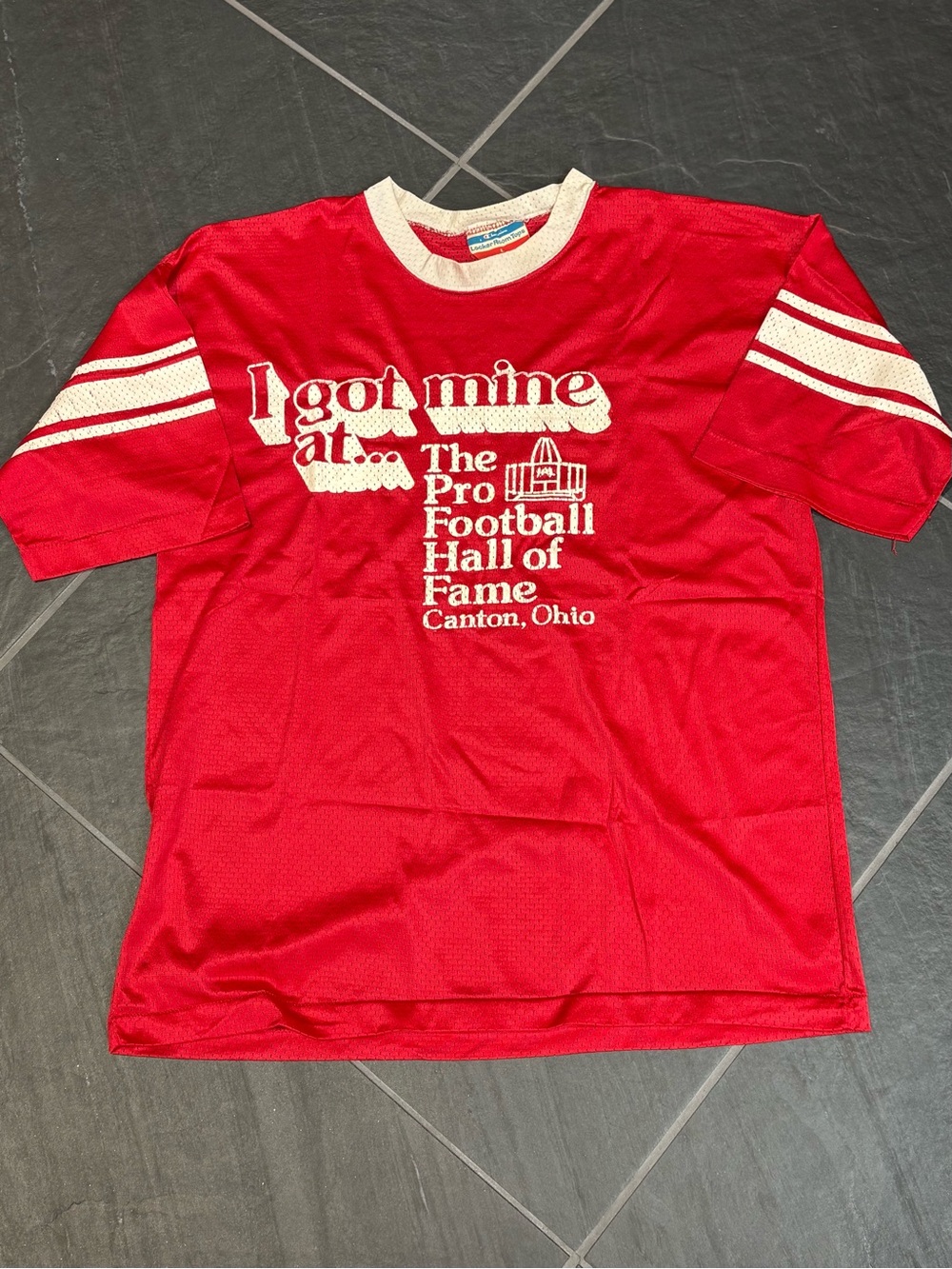 Vintage Perforated T-shirt Large Pro Football Hall Of Fame Red